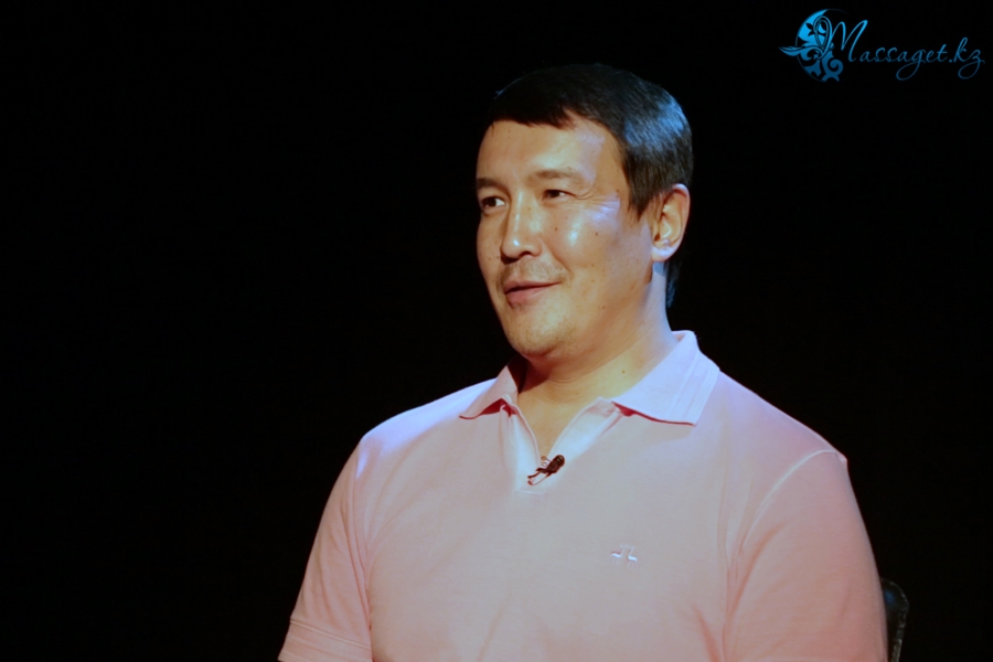 Саят Исембаев "Рэкетир-2" фильмінің басты жаңалықтарымен бөлісті (видео)