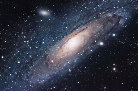 Жаңадан ашылған галактиканың құрамында 300 триллион жұлдыз бар 