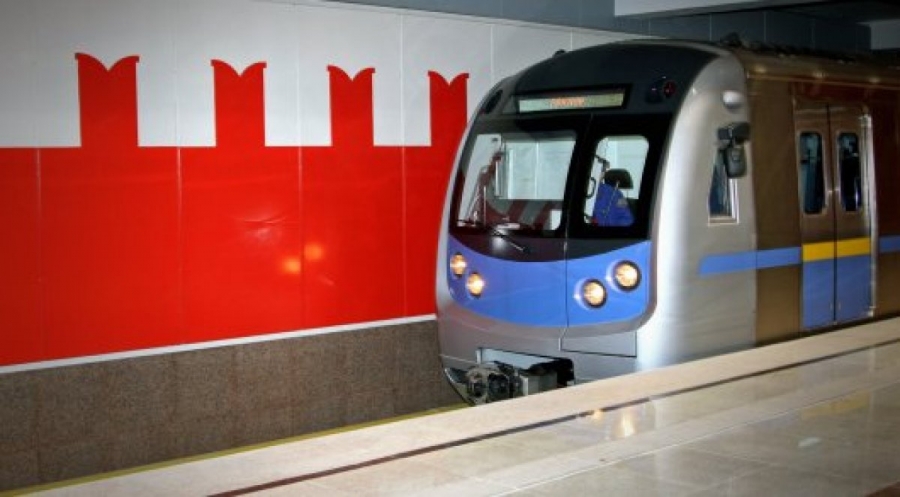Услуги метрополитена. Hyundai Rotem метро в Алматы внутри. КМК метро. Пляж на метро Алма Алматинской.