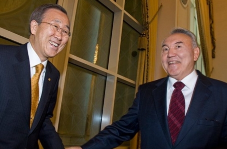 Назарбаев Астанада Пан Ги Мунмен кездеседі