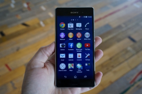 Sony компаниясы Xperia Z3+ смартфонының кемшіліктерін мойындады 