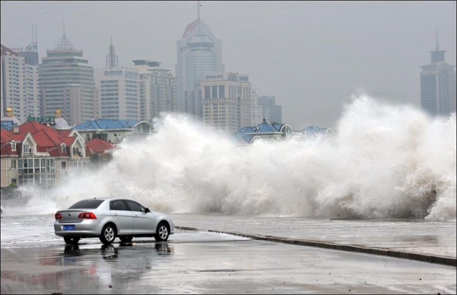 Қытайға соңғы 60 жылдағы ең жойқын тайфун ойран салды