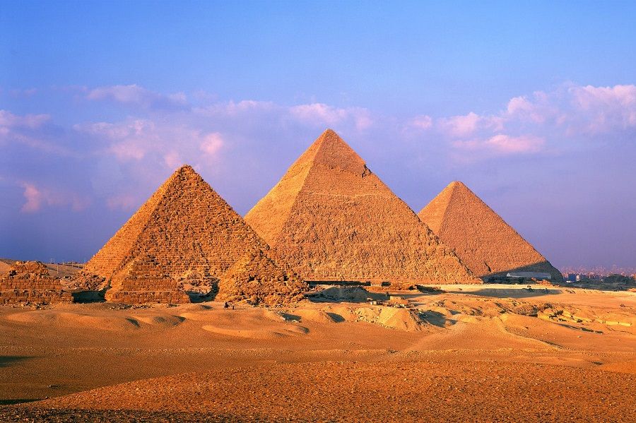 Көне пирамидалар қай елдерде орналасқан? 