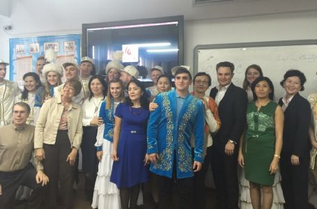 Америкалық студенттер қазақ тілін үйреніп жүр
