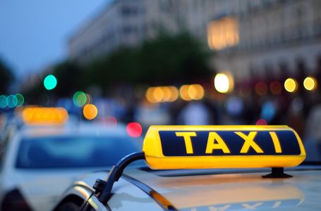 Ән айтқан ақтаулық таксиші ғаламторда жұлдызға айналды 
