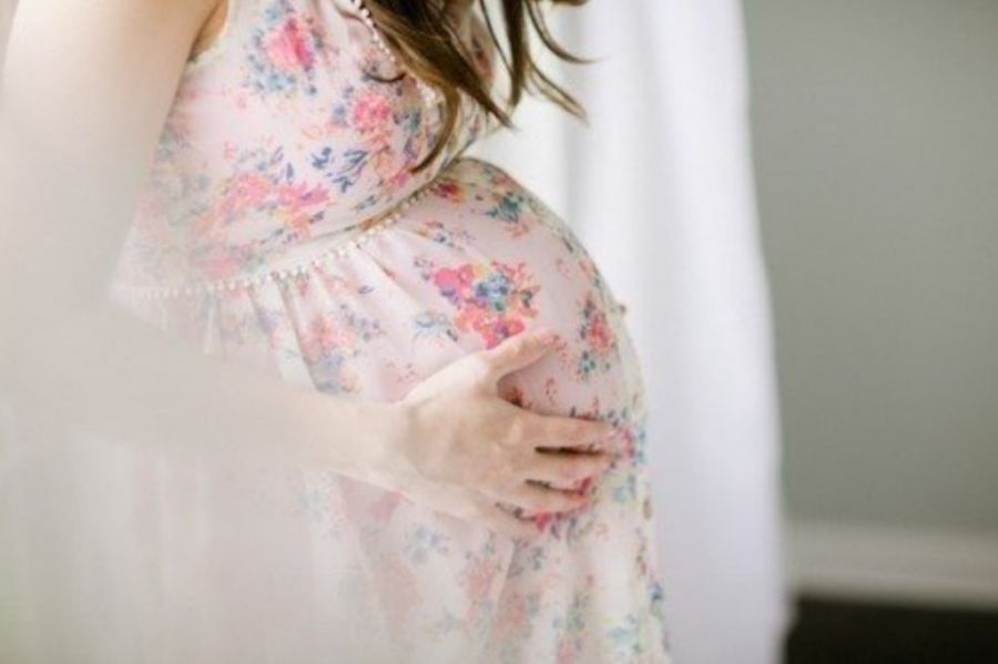 Фото беременной девушки на аву без лица