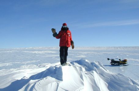 Антарктиданы жалғыз жаяу өтпек болған британдық көз жұмды