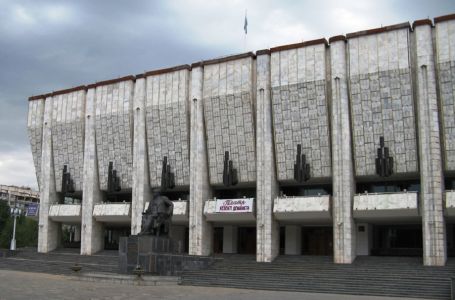 Әуезов театры Оралға гастрольдік сапарға барады