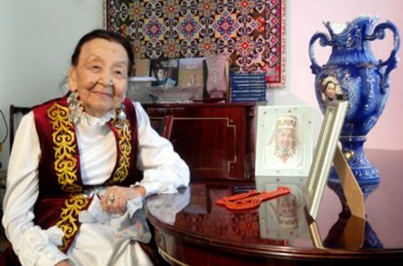 100 жастағы актриса Мағжанның өлеңдерін жатқа оқыды (видео)