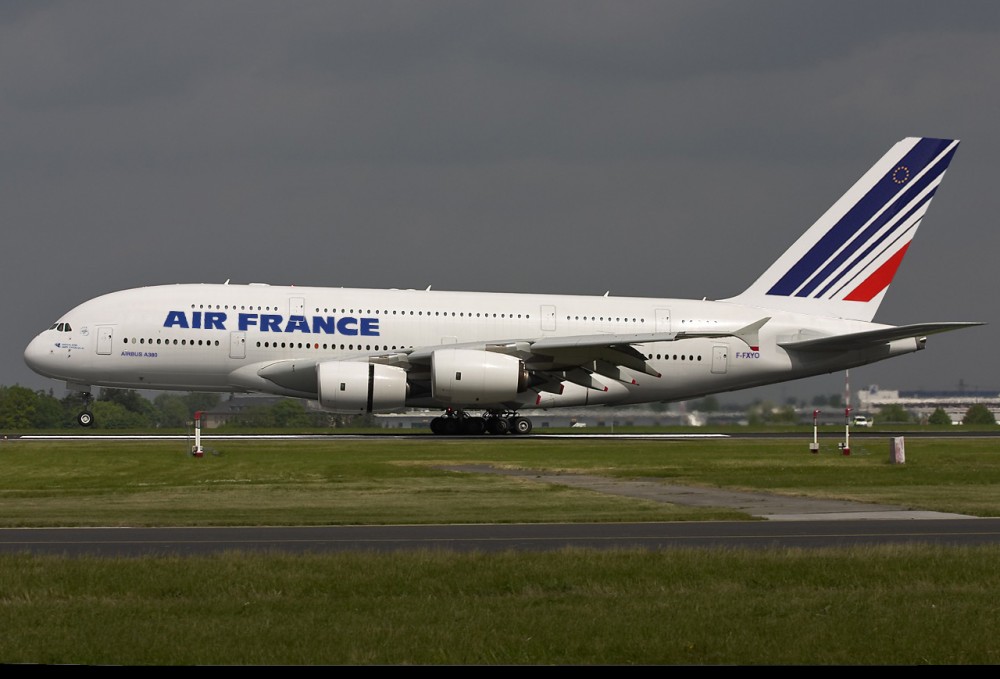 Air France жолаушыларынан ақша жинап беруді өтінді