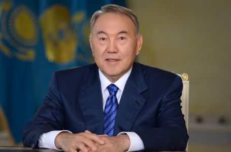 Назарбаев қазақстандықтарды Конституция күнімен құттықтады