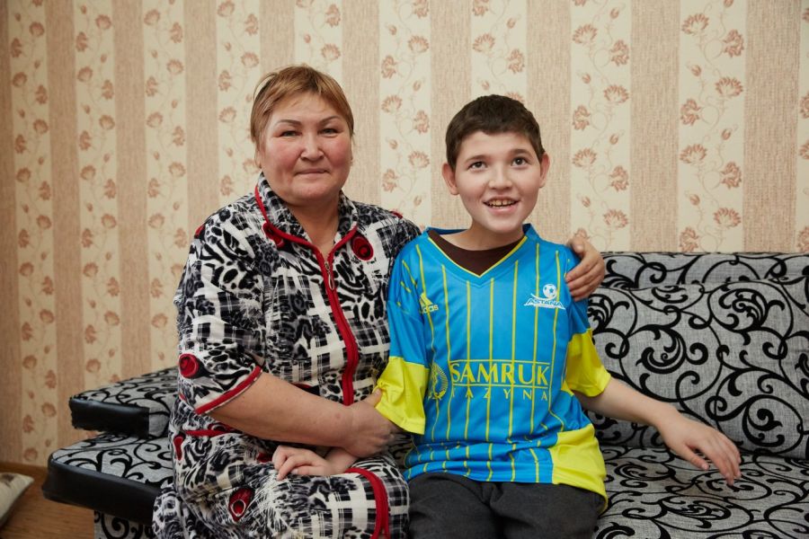 «Астана» ФК сал ауруына шалдыққан 12 жасар Райымбектің еміне қаржы жинап берді