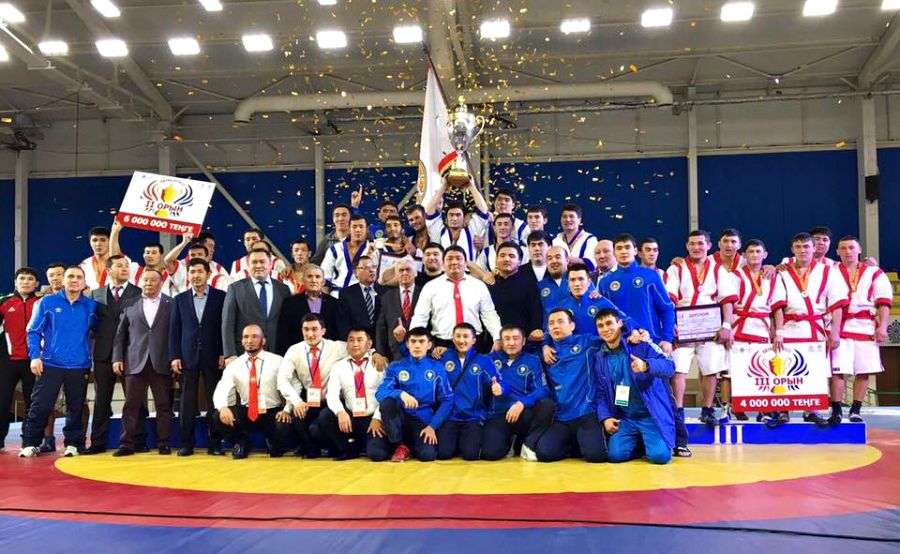 Алматылық балуандар Қазақ күресі федерациясы кубогын жеңіп алды