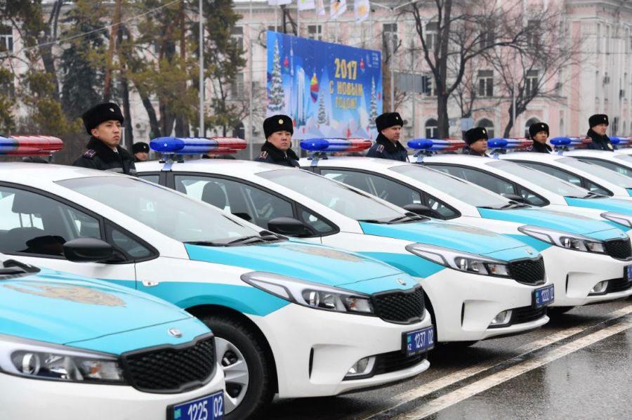 Алматы полициясына газбен жүретін 118 отандық көліктің кілті тапсырылды