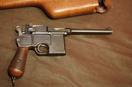 Немістің танымал тапаншасы – Mauser C-96