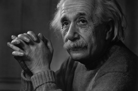 Эйнштейн: "Қиял білімнен де артық"