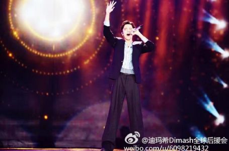 Димаш Құдайбергеновтың қытайлық ең ірі weibo.com сайтына тараған суреттері