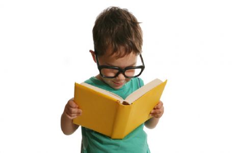 2-3 жастағы балаға кітап оқыту