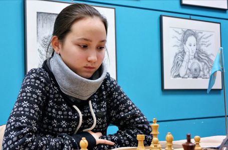 Шахматтан ерлер арасында гроссмейстер атанған тұңғыш қазақ қызы