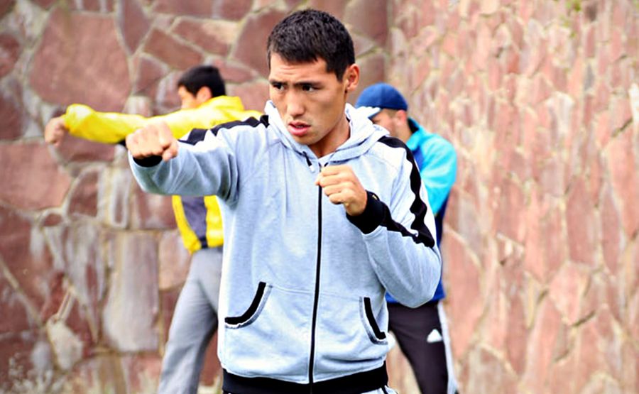 Жәнібек Әлімханұлы Астанада бразилиялық боксшымен жұдырықтасады