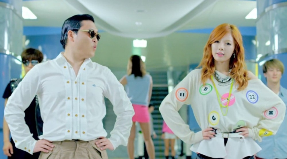 Өскемен жастары «Oppa, Gangnam Style!» әніне флэшмоб өткізді