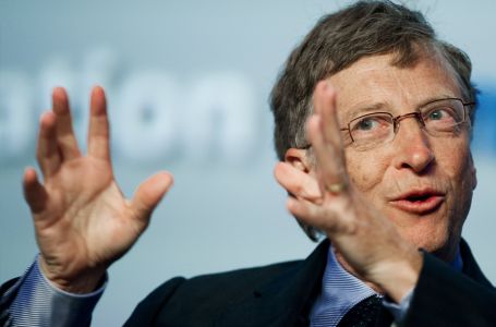 Билл Гейтс: Әлемді кедейліктен құтқарудың жолын білемін