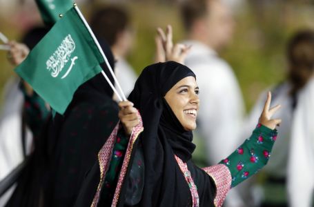 Сауд Арабиясында әйелдерге стадионнан футбол көруге рұқсат берілді