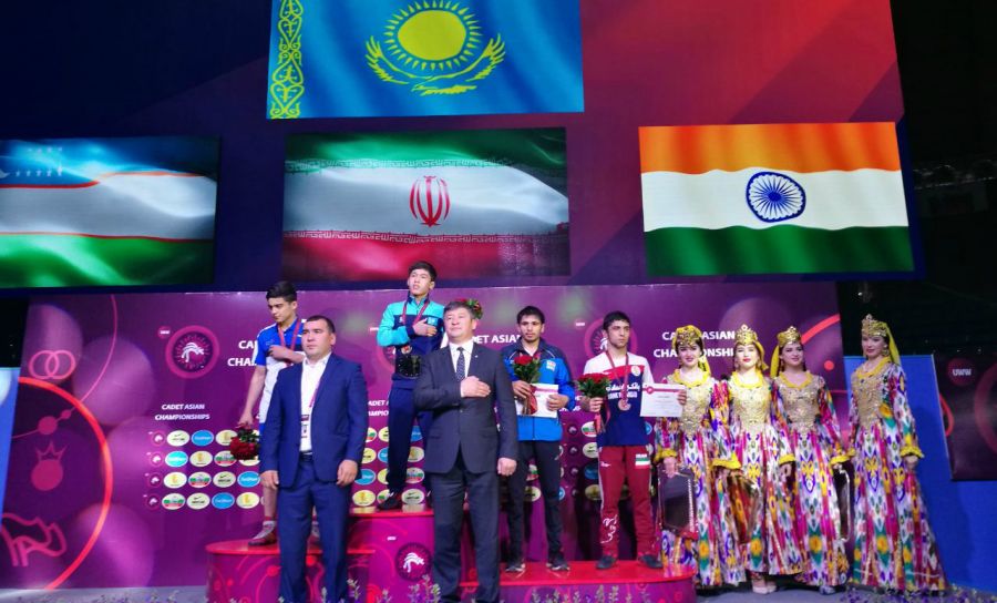 Жас қазақ балуаны Азия чемпионатында топ жарды