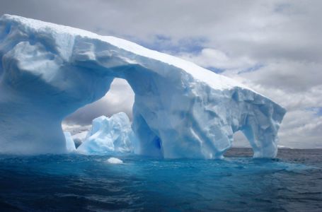 Антарктикадағы мұз рекорд жылдамдықта еріп жатыр