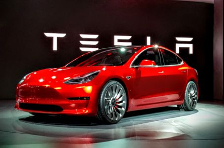 Tesla компаниясы Model 3 өндірісін рекордтық көрсеткішке жеткізді