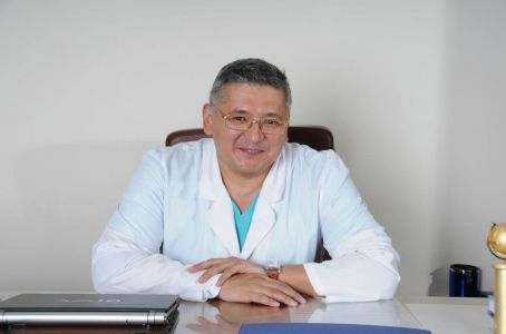Дәрігер-хирург Нұртас Қазыбаевтың туғанына 60 жыл толды 