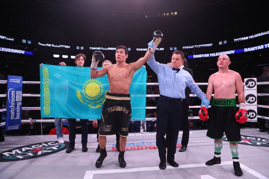 Данияр Елеусінов америкалық боксшыны бірінші раундта жеңіп шықты