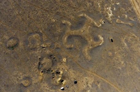 Біліп жүріңіз: Торғайдағы жердің бетіне салынған құпия суреттер 