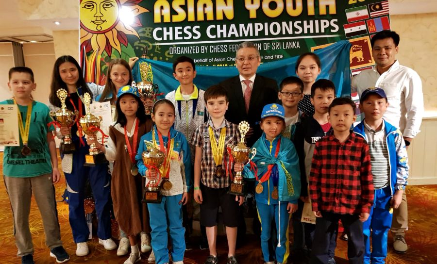 Қазақстандық жас шахматшылар Азия чемпионатында 18 медаль жеңіп алды