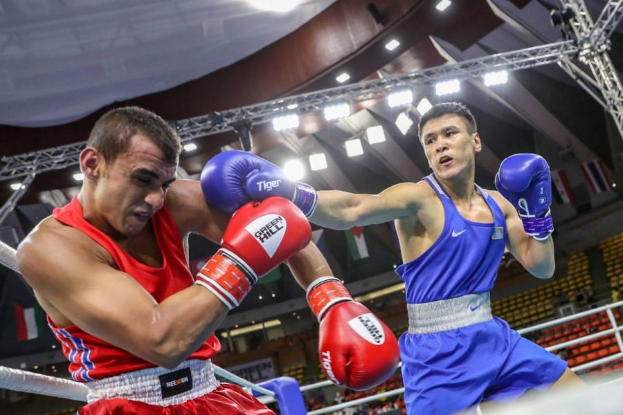 Тұрсынбай Құлахмет Азия чемпионатында өзбекстандық кәсіпқой боксшыны ұтты