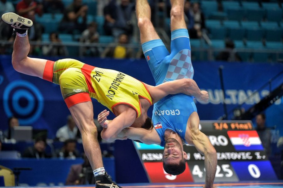 Қазақ балуандары қола жүлде үшін күреседі