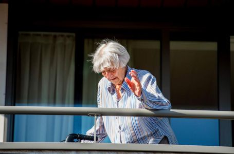 107 жастағы кейуана коронавирустан емделіп шықты