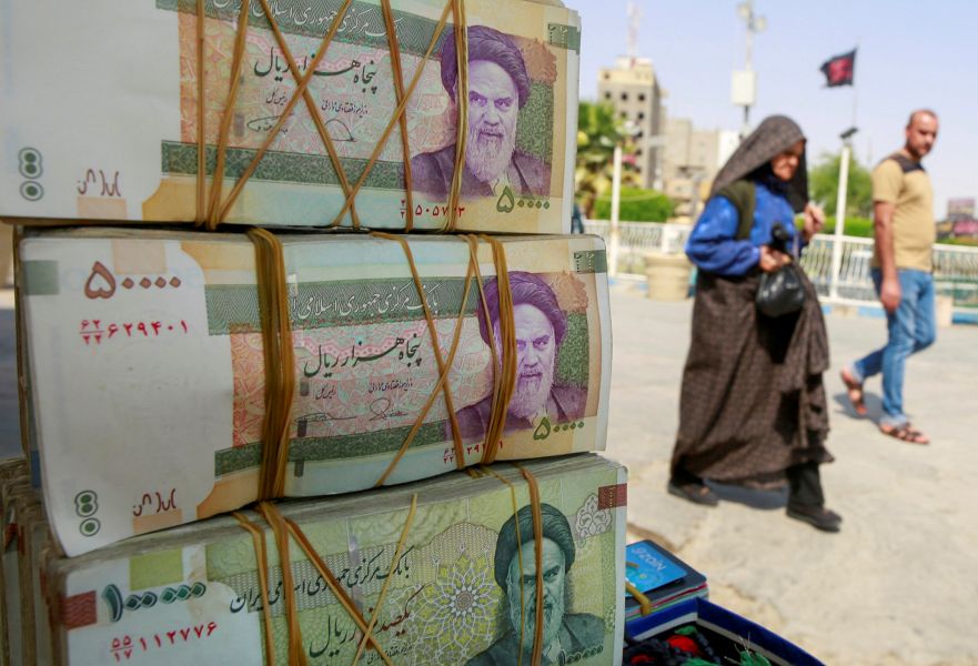 Иран билігі валюта атауын өзгертеді 