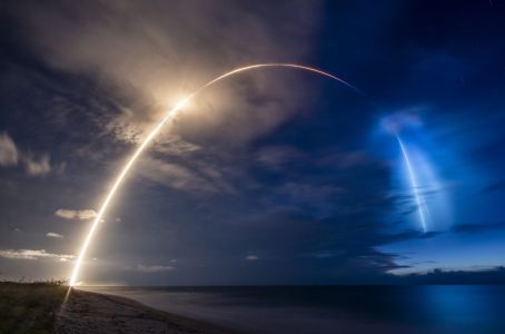 SpaceX орбитаға тағы 58 Starlink интернет-спутнигін ұшырды