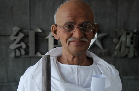 Махатма Гандидің көзілдірігі 340 мың долларға сатылды