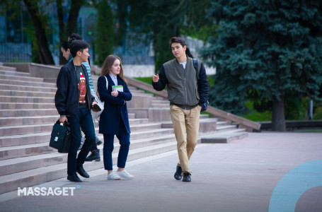 Назарбаев Университетіне түсу үшін ағылшын тілін қандай деңгейде білу керек?