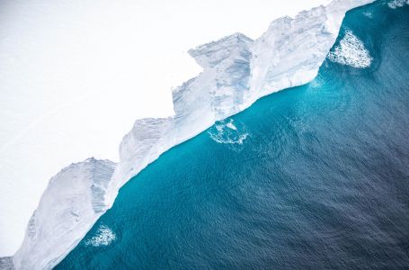 Алып айсберг Атлант мұхитындағы аралға қауіп төндіруі мүмкін