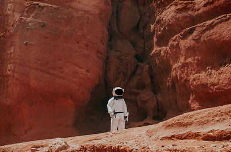 NASA Марстағы өмірді имитациялайтын еріктілер іздейді 