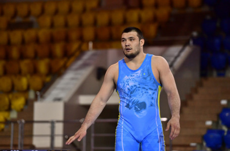 Балуан Әлімхан Сыздықов Азия чемпионатында топ жарды