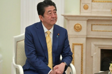 Жапонияның бұрынғы премьер-министріне шабуыл жасалды, жағдайы ауыр - БАҚ