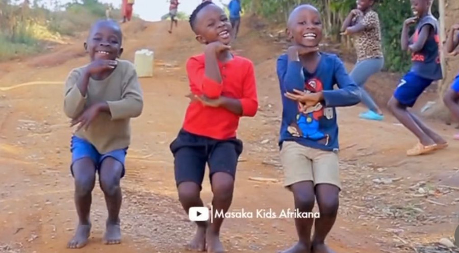 Биімен Желіні жарған африкалық балалар кім екені анықталды