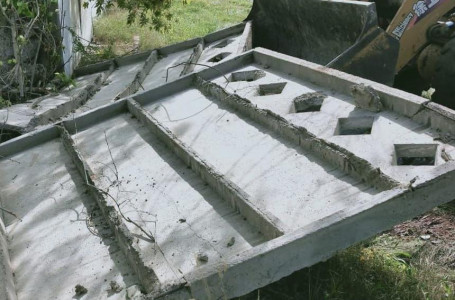 Павлодар облысында 25 жастағы жұмысшыға бетон плита құлап, қаза болды