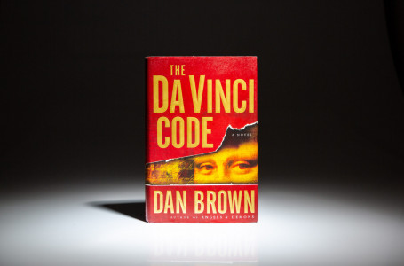 “Дін, мистика, өнер”. Дэн Браунның танымал романы алғаш рет қазақ тілінде жарық көрді 