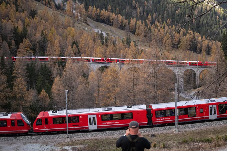 Швейцарияда 100 вагоны бар ең ұзын жолаушылар пойызы рекорд орнатты