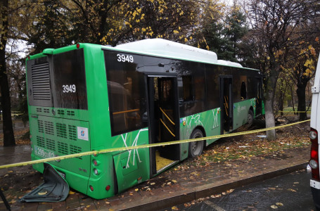 Алматыда автобустар соқтығысқан жол апаты: қаза тапқан адам туралы тың мәлімет айтылды